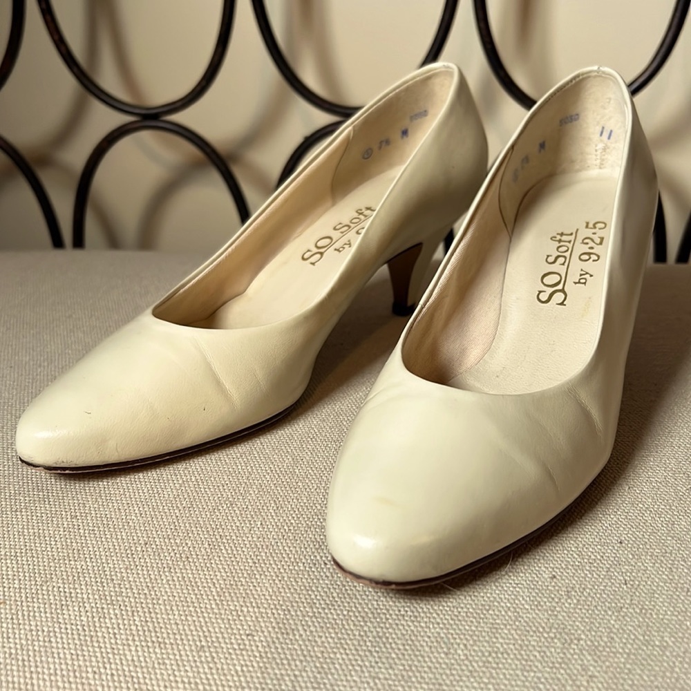 SO Soft Cream Leather Low Heel Pumps